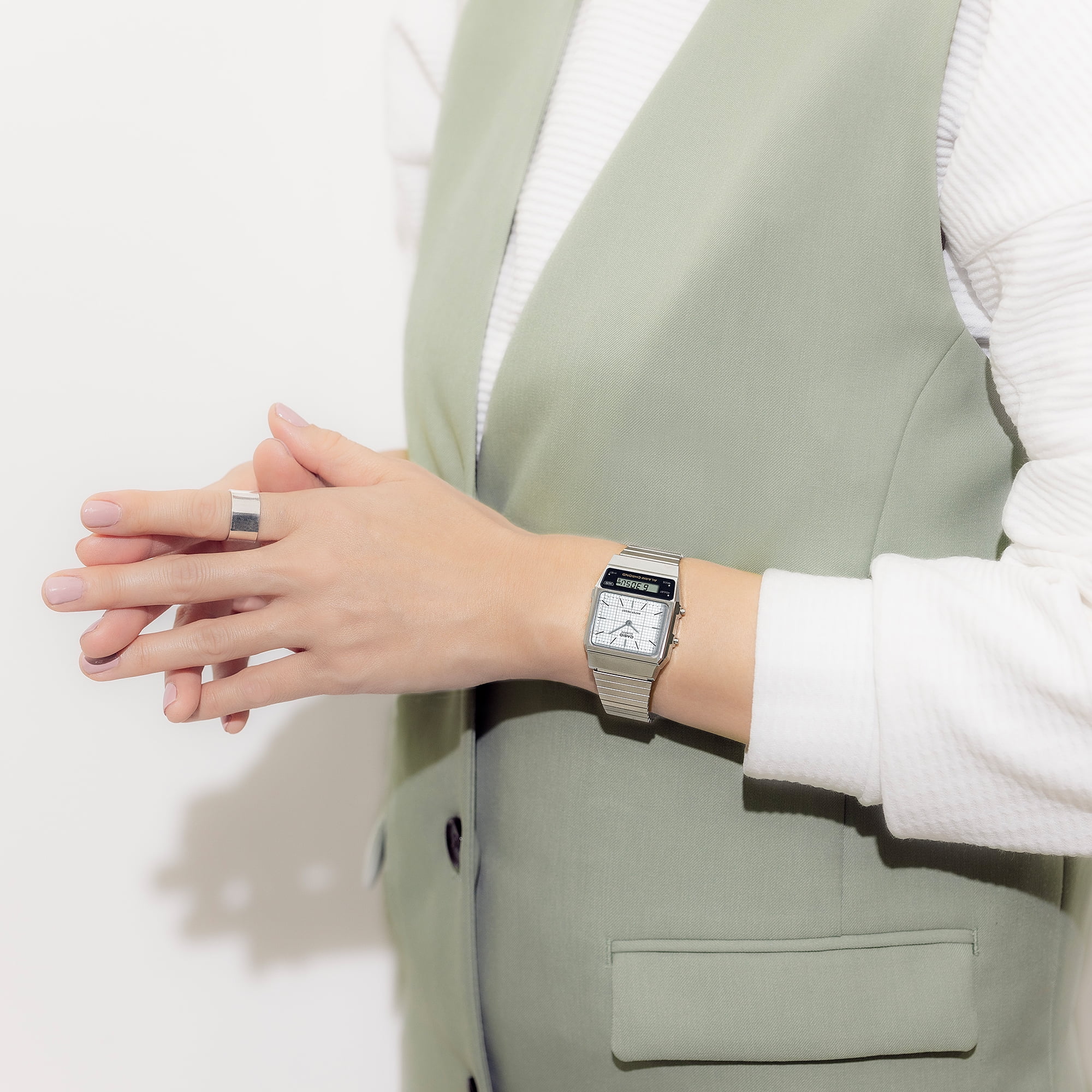 Casio AQ800E-7A Men's Vintage Stainless Steel Band Analog Digital Alarm Chronograph Watch - Image 4