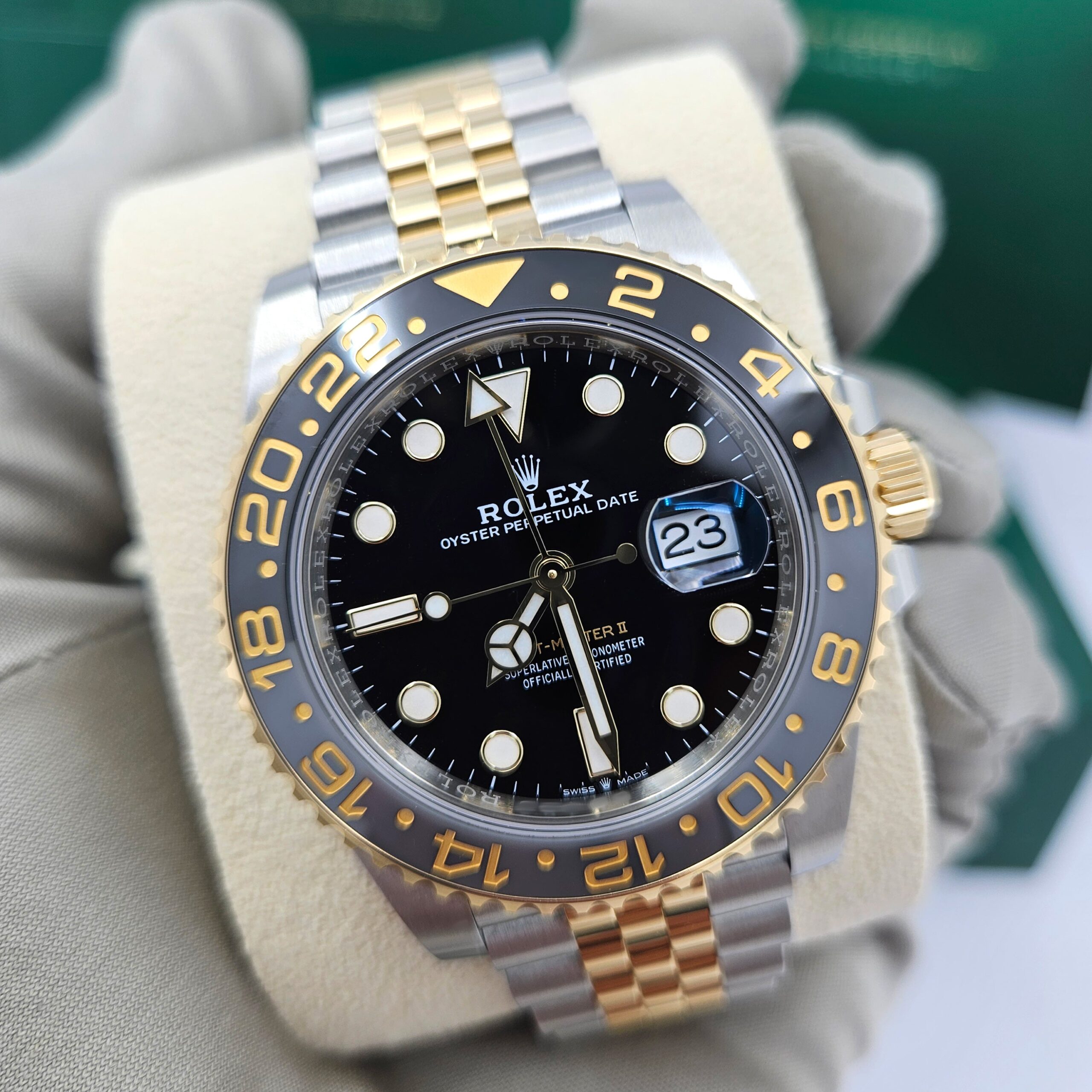 Rolex GMT-Master II, 40mm, Oystersteel and 18k Yellow Gold, Ref# 126713GRNR-0001 1:1 - Image 10
