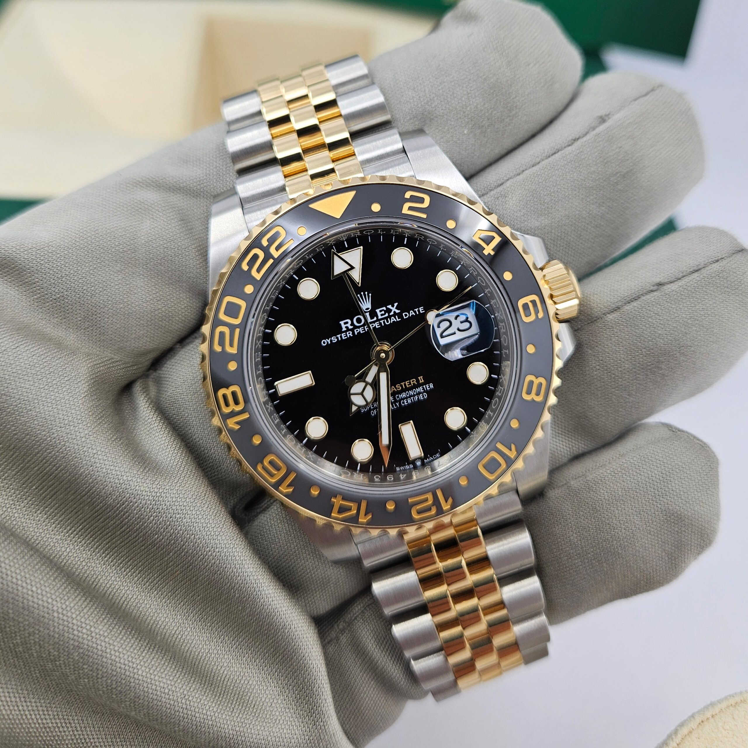 Rolex GMT-Master II, 40mm, Oystersteel and 18k Yellow Gold, Ref# 126713GRNR-0001 1:1 - Image 14