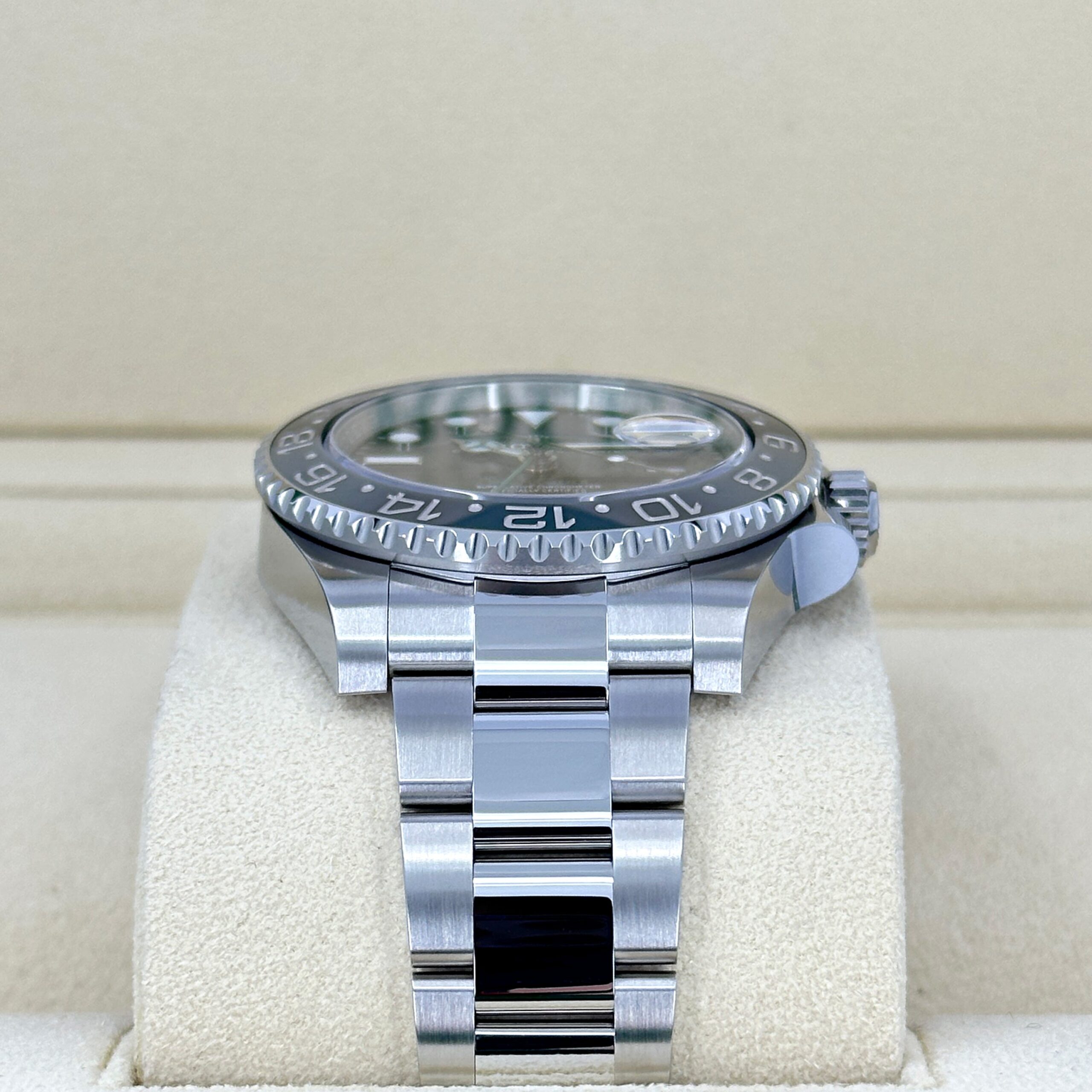 Unworn Rolex GMT-Master II, Bruce Wayne, Black, Oyster, Ref# 126710grnr-0004 1:1 - Image 4