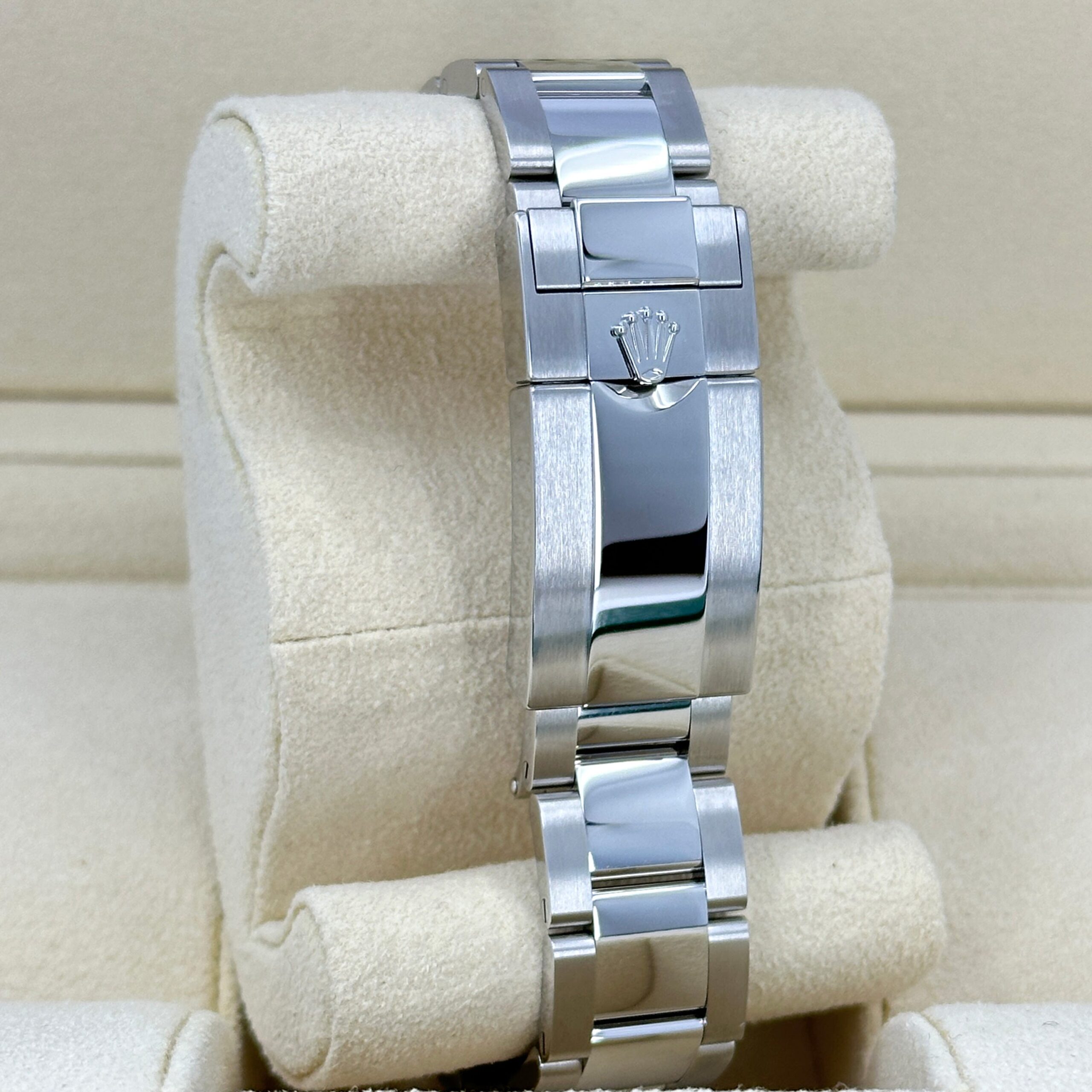 Unworn Rolex GMT-Master II, Bruce Wayne, Black, Oyster, Ref# 126710grnr-0004 1:1 - Image 10