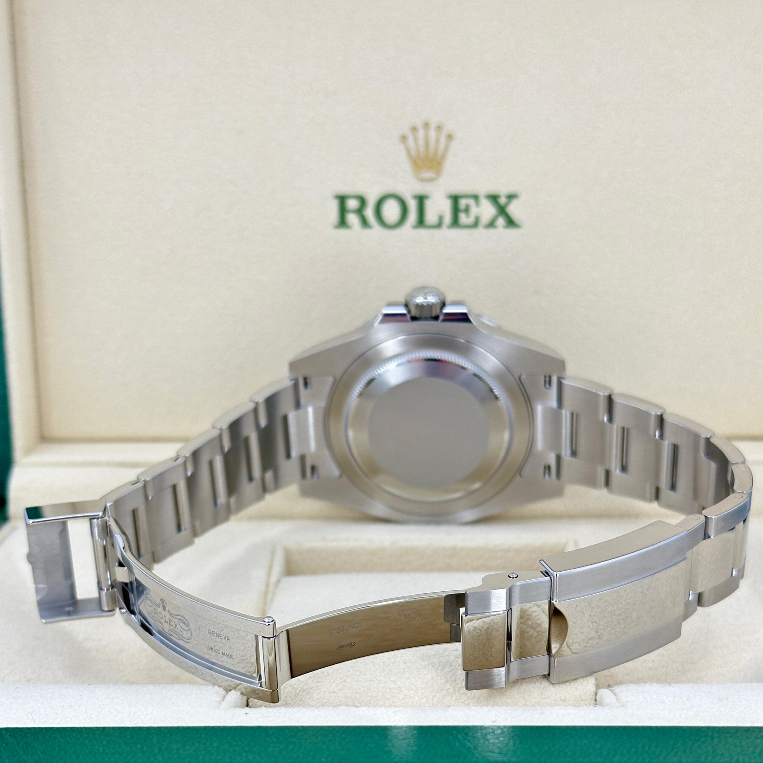 Unworn Rolex GMT-Master II, Bruce Wayne, Black, Oyster, Ref# 126710grnr-0004 1:1 - Image 12