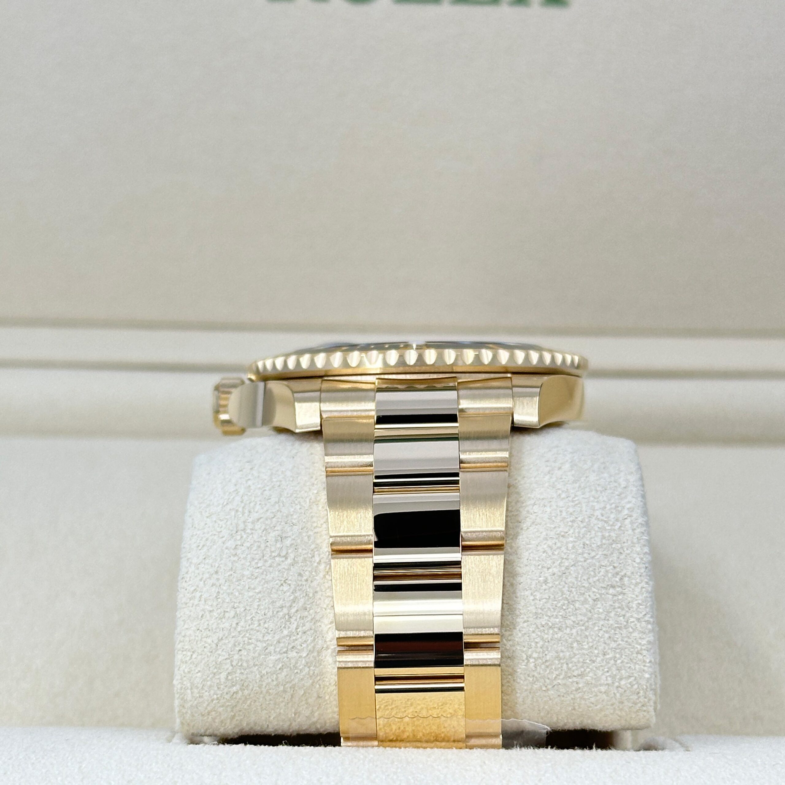 Rolex Submariner Date, 18k Yellow Gold, 41mm, Ref# 126618ln-0002 1:1 - Image 4