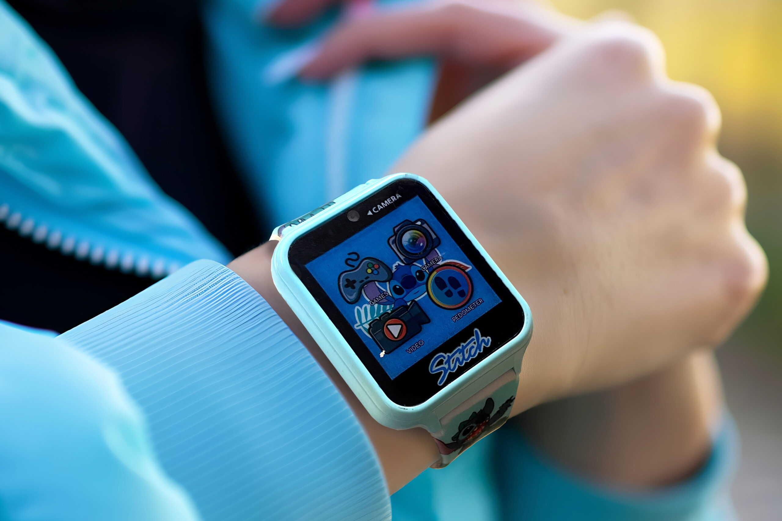 Disney Lilo & Stitch iTime Unisex Touchscreen Children's Smart Watch with Silicone Strap and Blue Case 42MM - Image 4